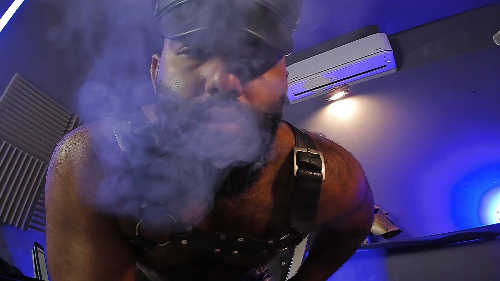 smoke teaser — filmik BeardAndrew, modela(-lki) na kamerkach