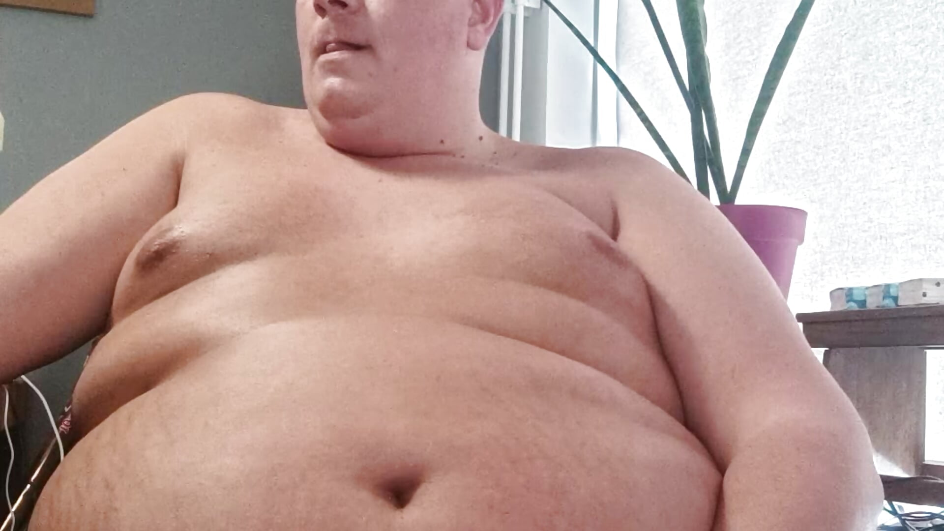 Short play and cuum - video by Bi-curiouscouple cam model