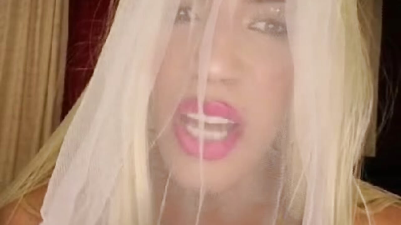 Sexy bride halloween costume - Vídeo de Latinabigcock, modelo de vídeos