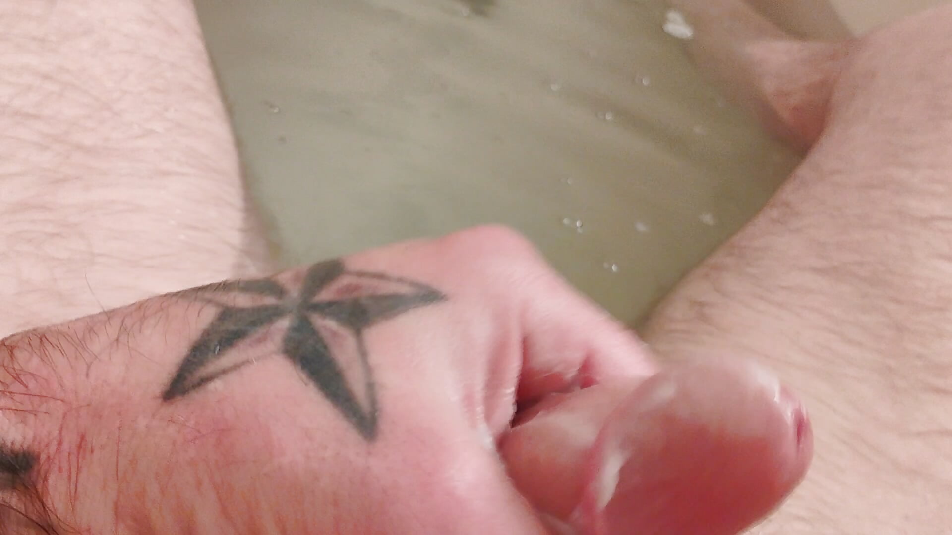 Bath time – video od webkamerové modelky ReaprG