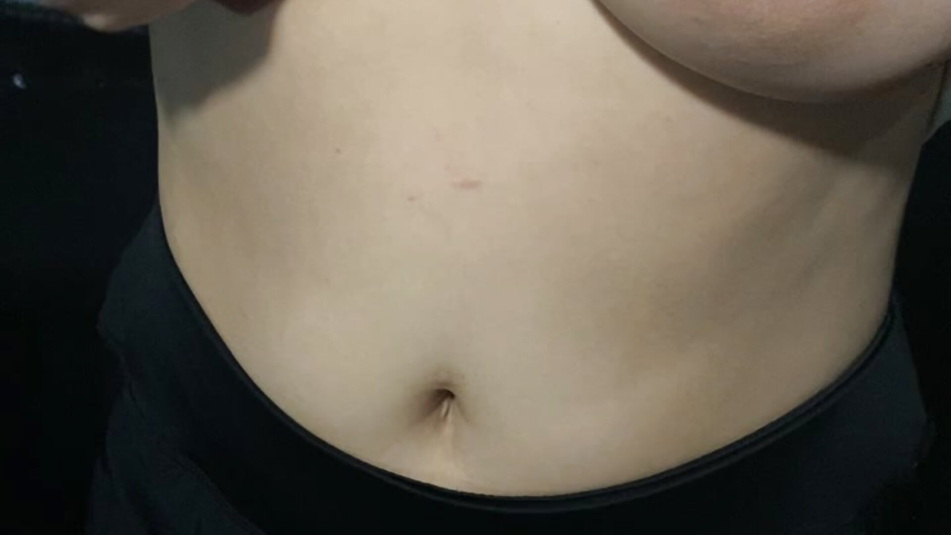 Playing and bouncing my tits for you
