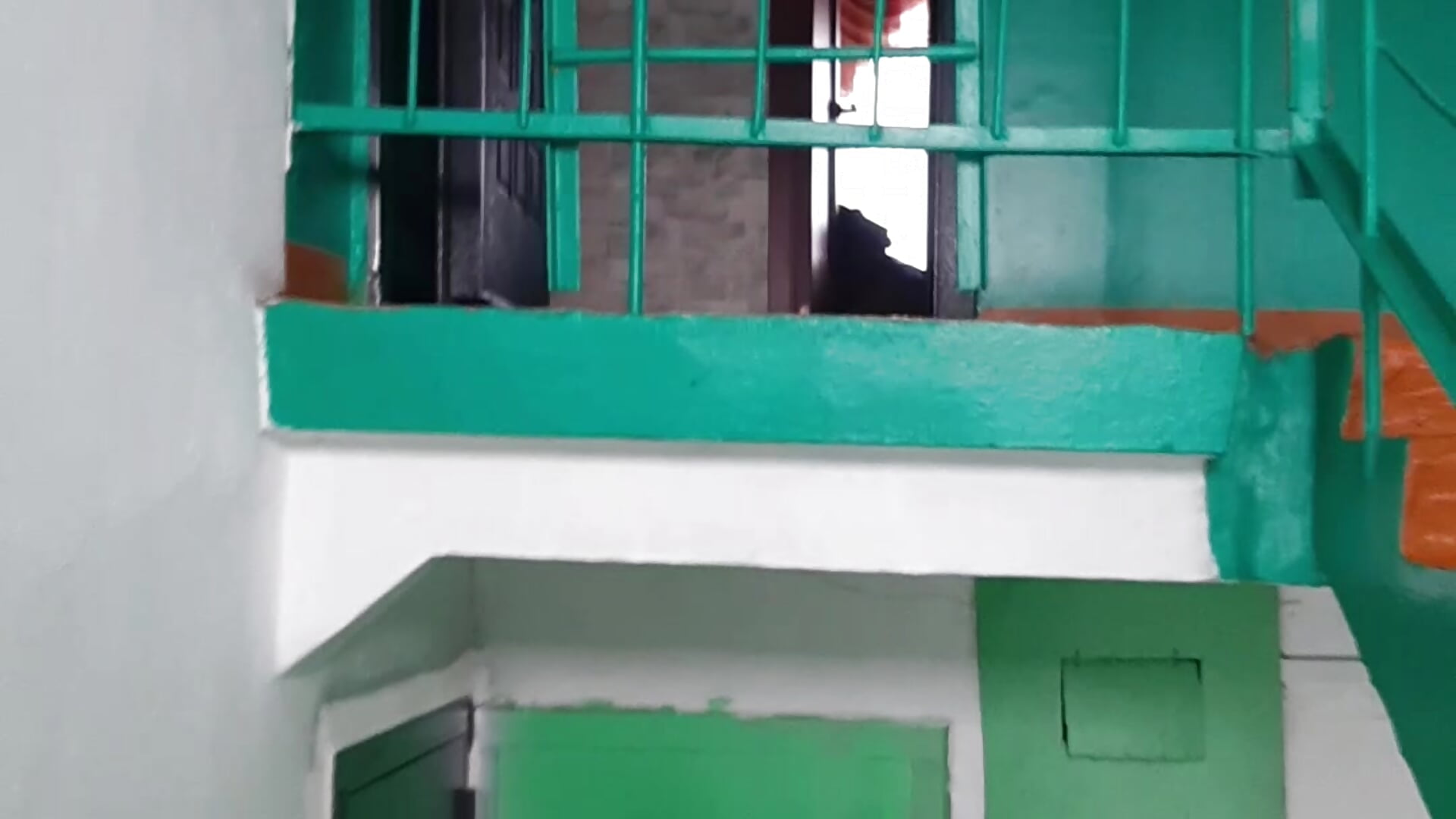 Прогулка по подъезду голышом - DimitriIV adlı kamera modelinin videosu