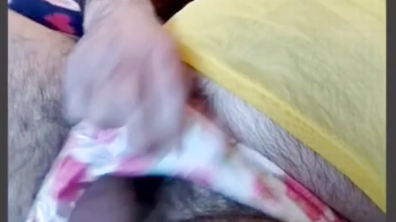 Sissy stroking it - video oleh model kamera pleasure_ability