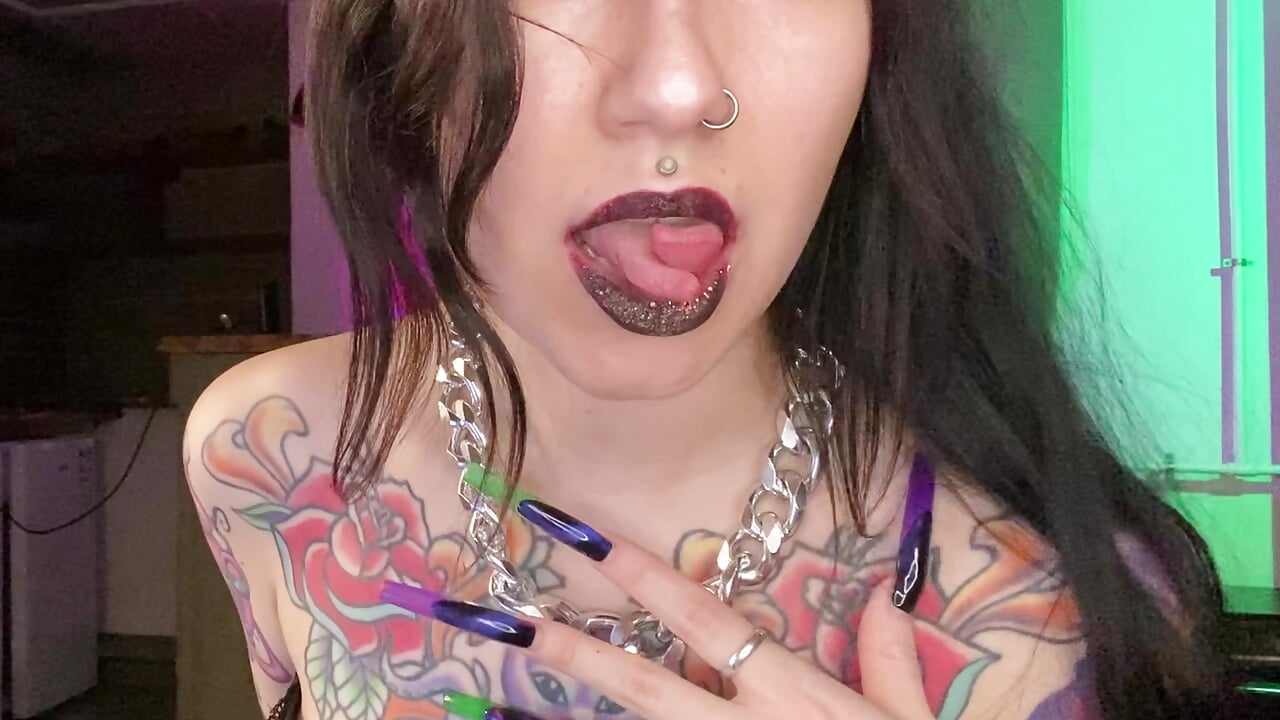 tease with lips and tongue - video by Amanita__Pantherina cam model