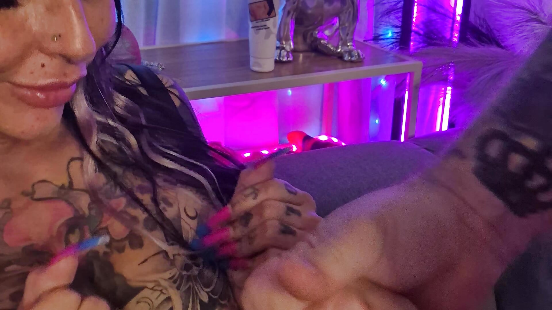 Cum shot Titten F/M ( full tape alle löcher gefickt )