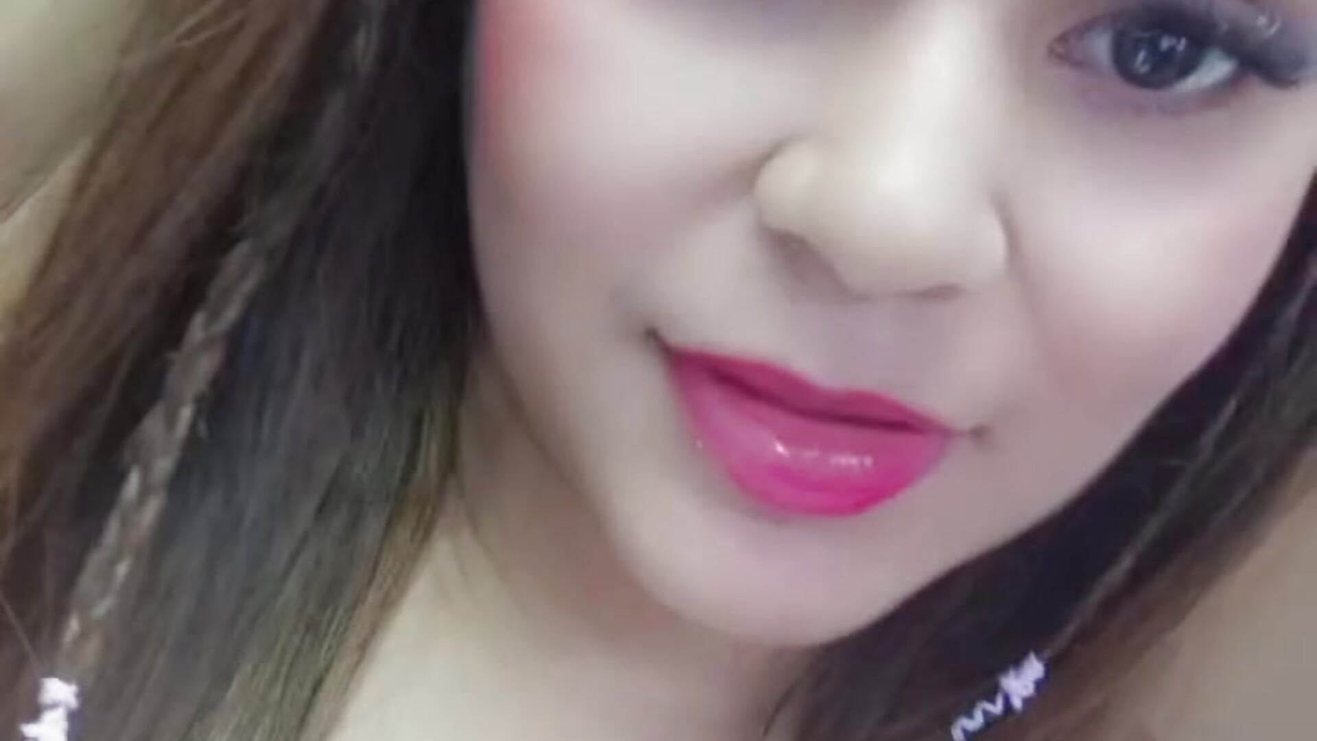 Distracting me a little - video by sophia_lennox cam model