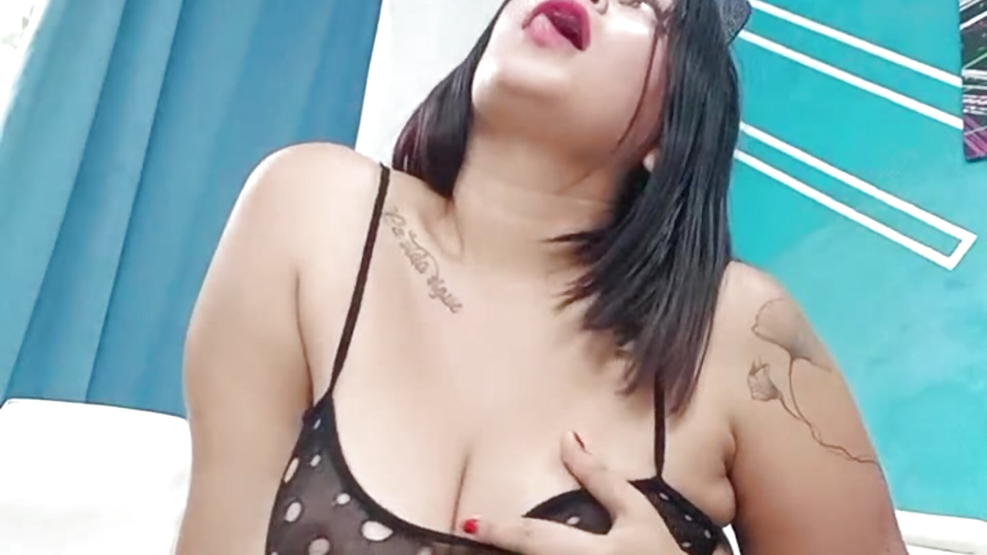 How playful and naughty I am today. - video by sophia_lennox cam model
