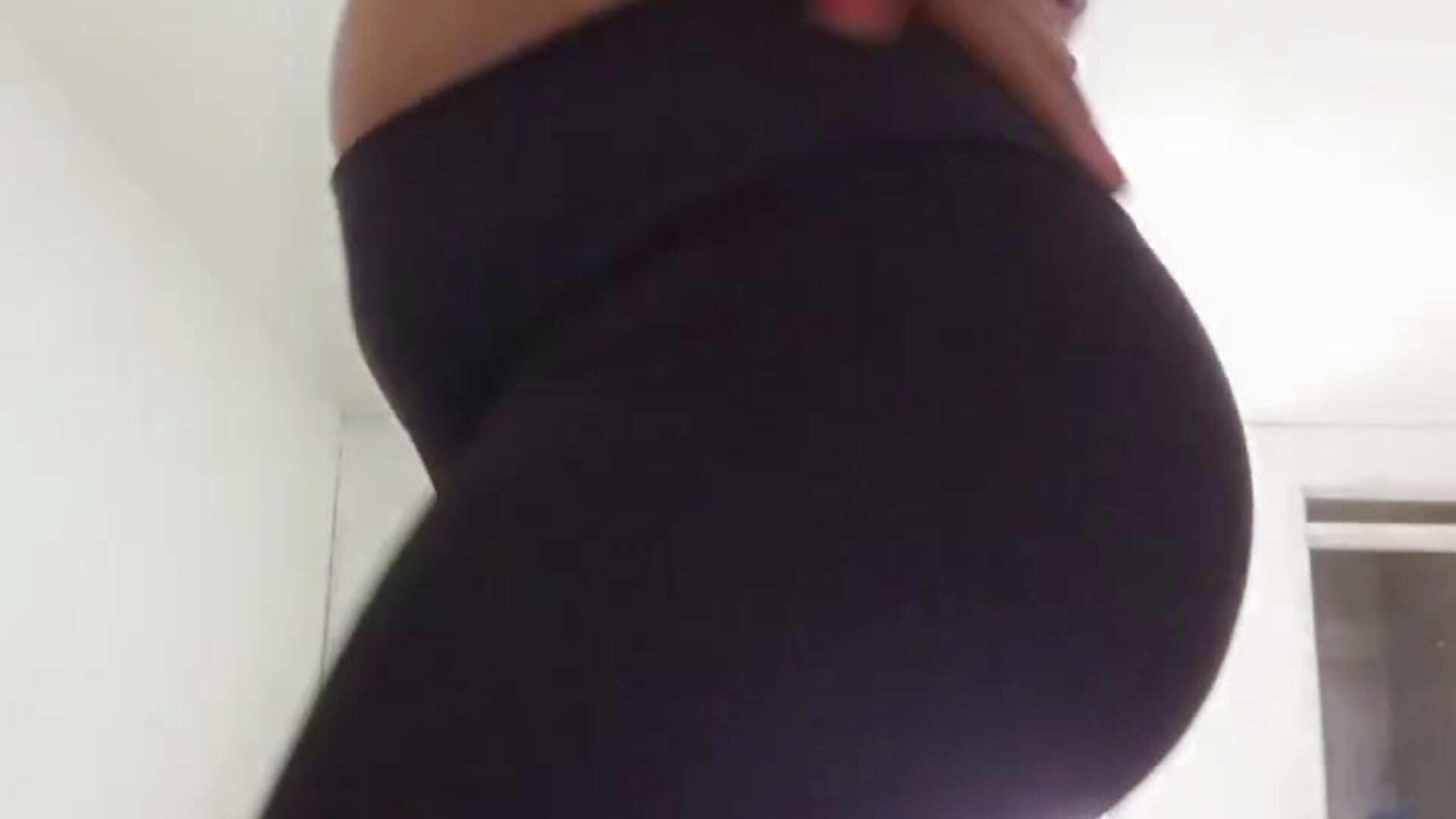Come close to me - video by sophia_lennox cam model