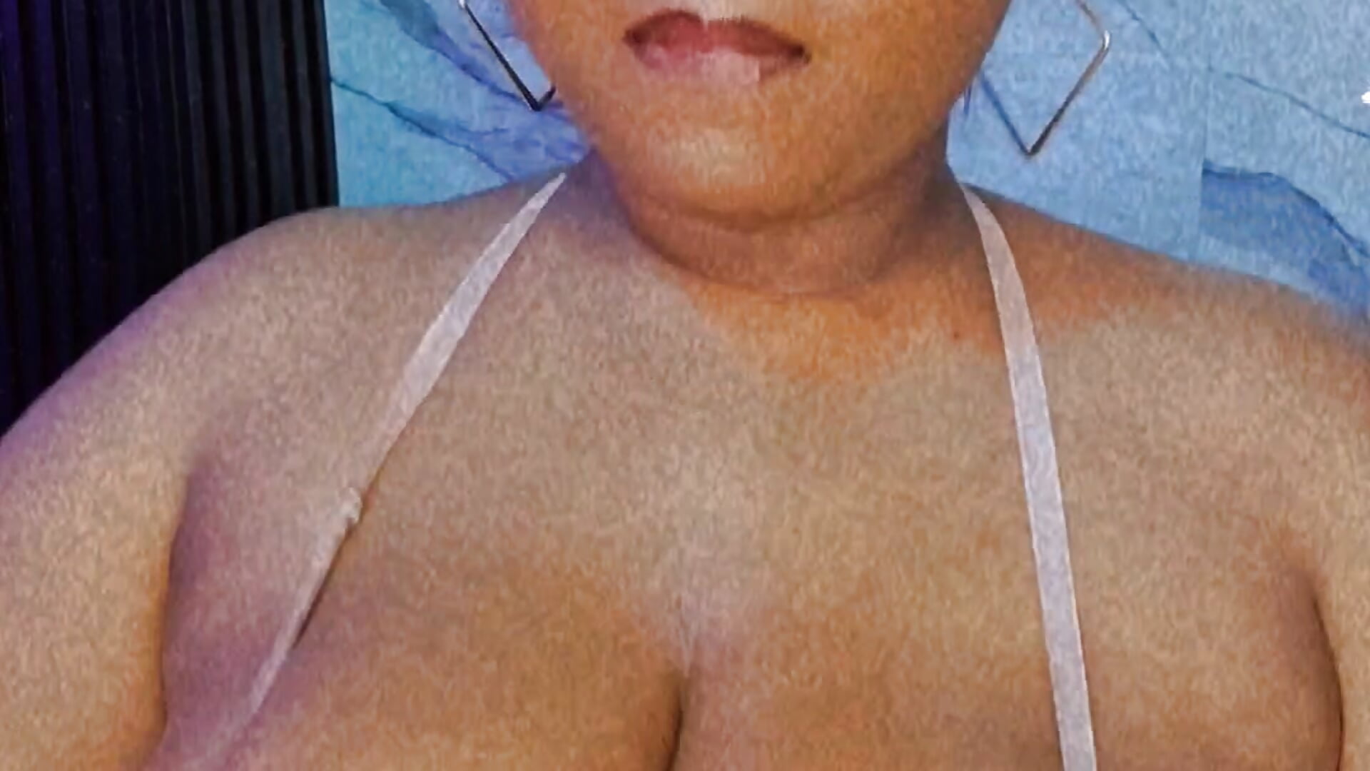 YouCut_20260116_035754774.mp4 - video by Darnellqueen cam model