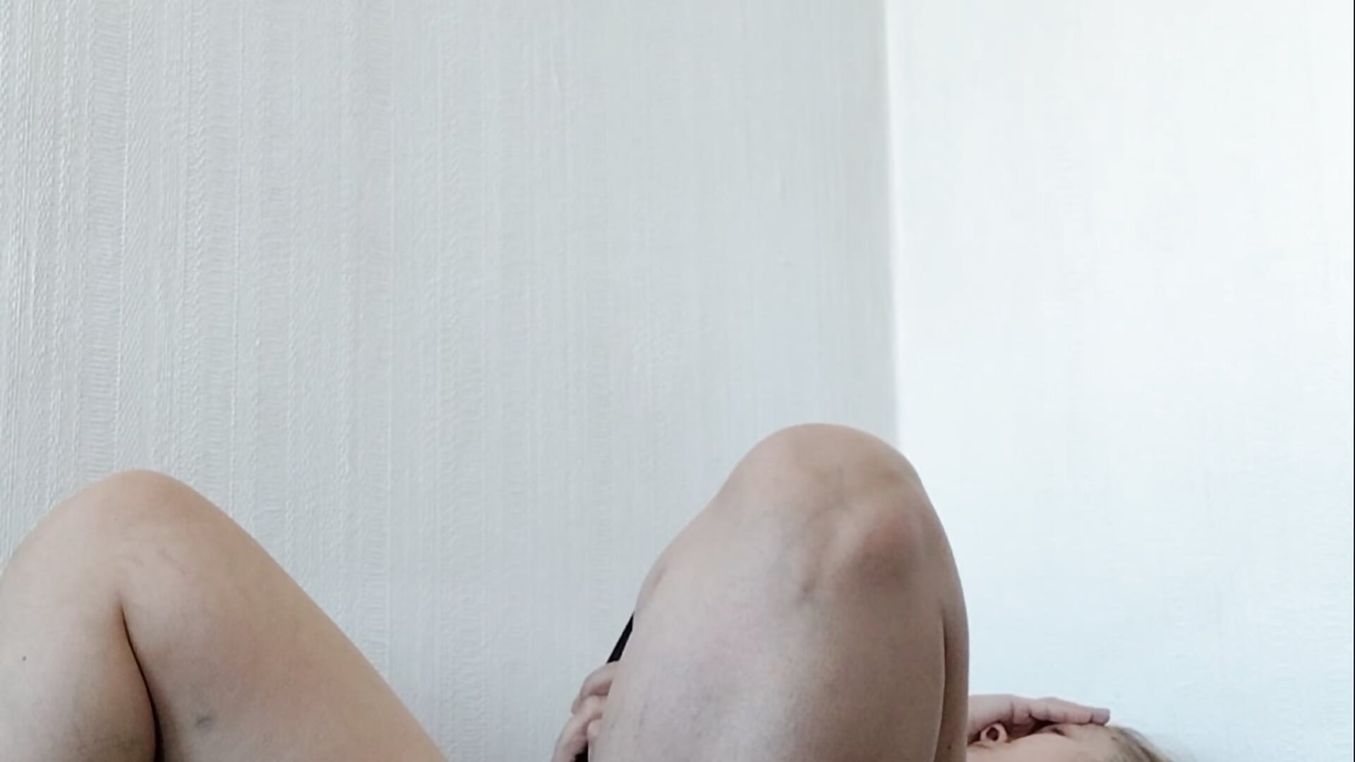 Pussy and vibro - video by CitratedPaean cam model