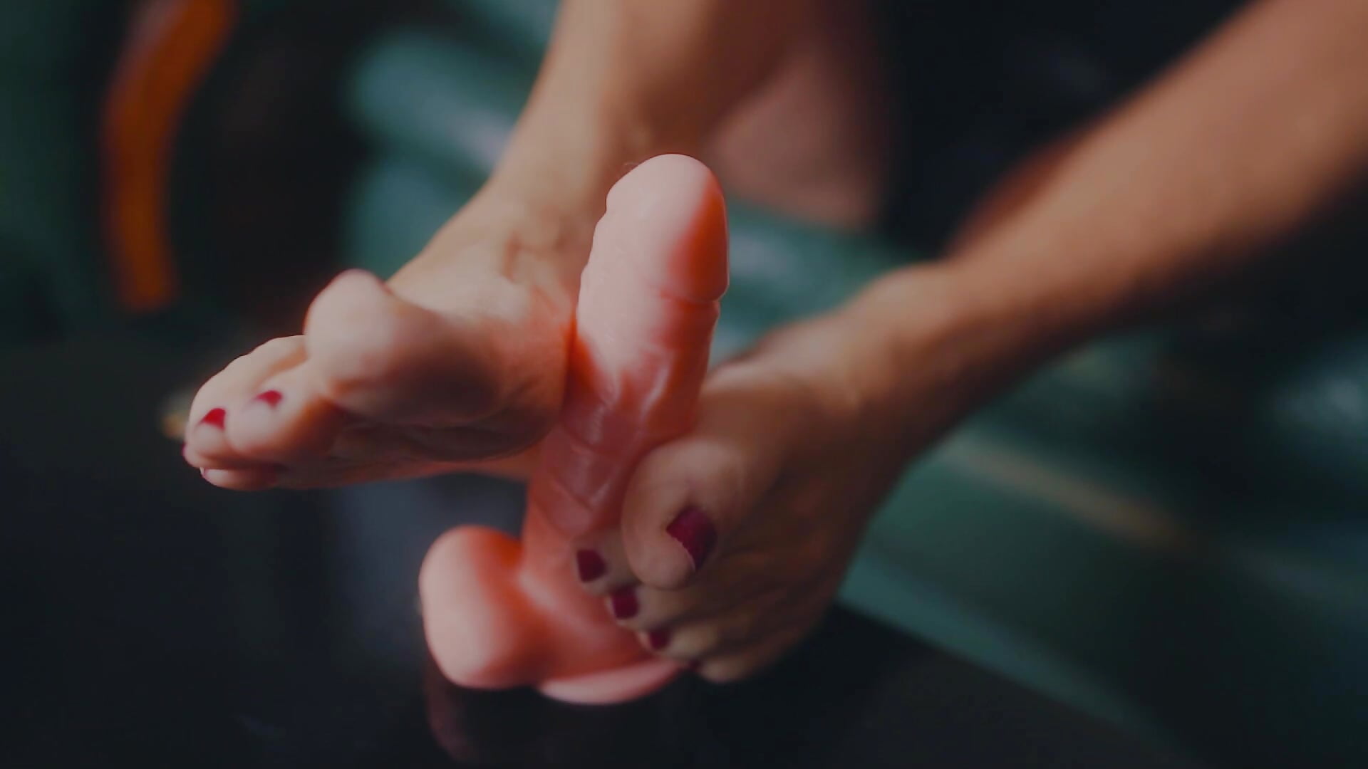 Footjob－カメラキャストのroxana_brooksの動画