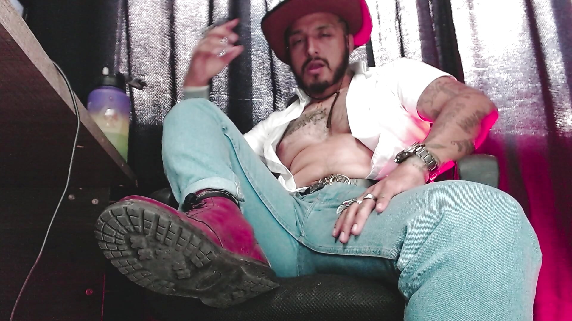 your sexy cow boy - video by KenllyH cam model