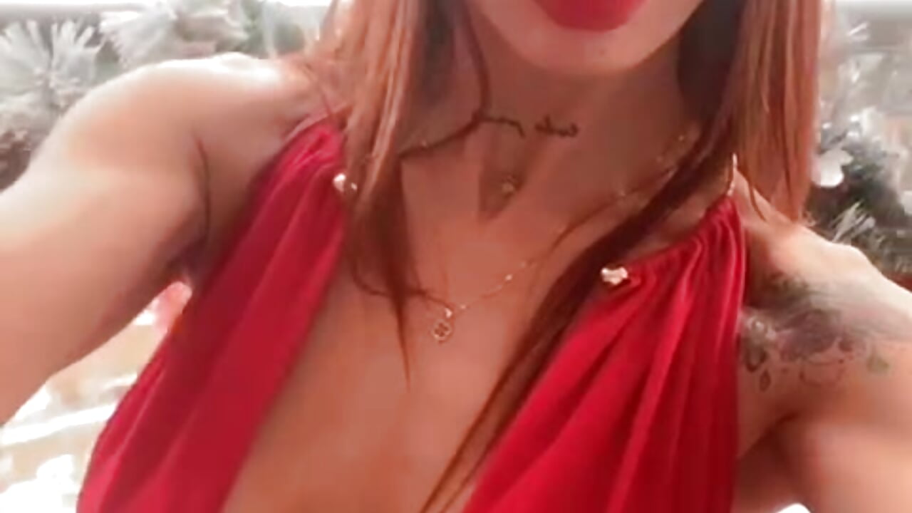 cherry lips - video by zinnia_mosley cam model