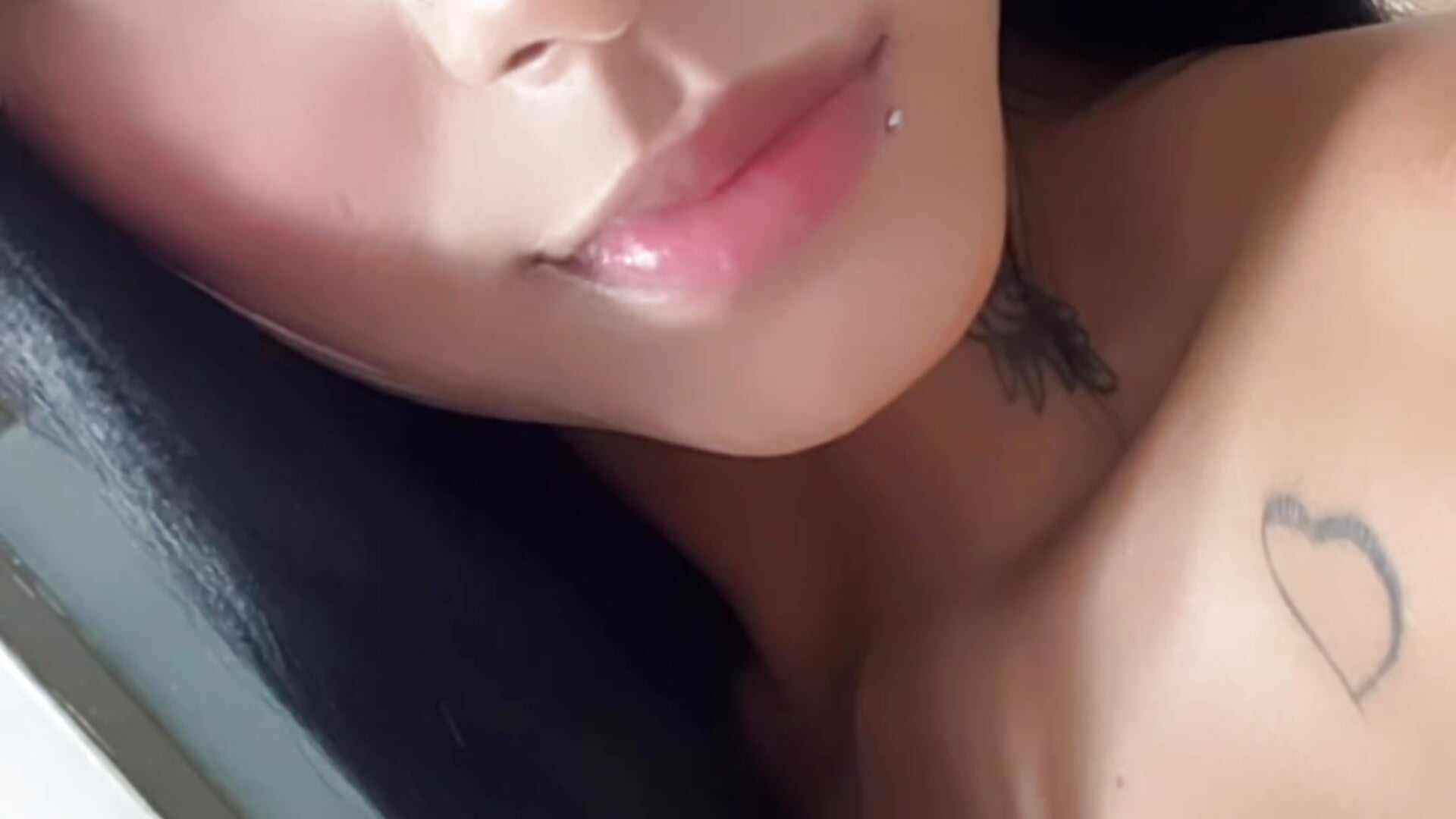 a5567610a79c4f10b97d0274026b1725 - video by XXVIOLETTAXX cam model