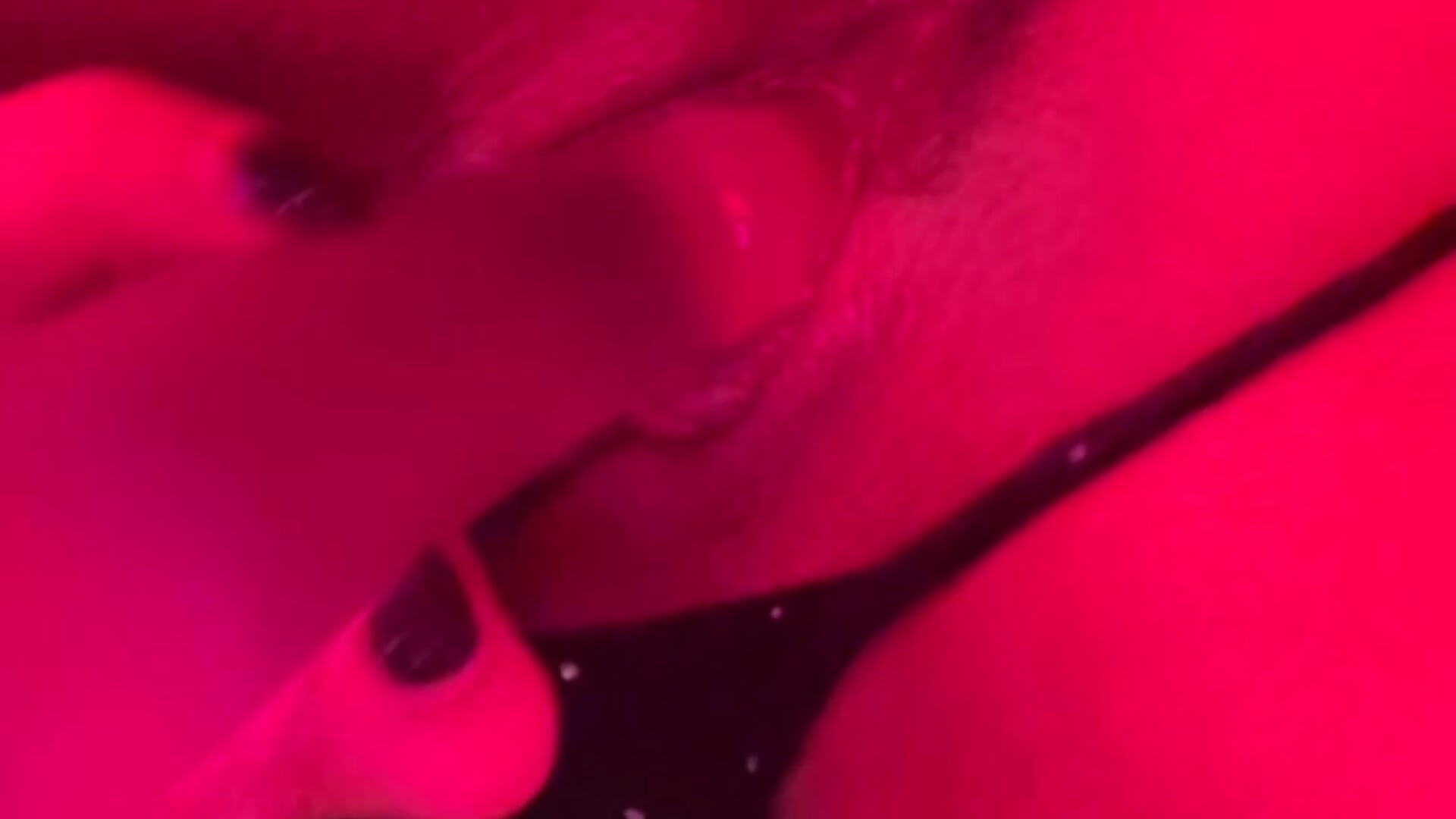 Me masturbo con dildo 🥵 abierta