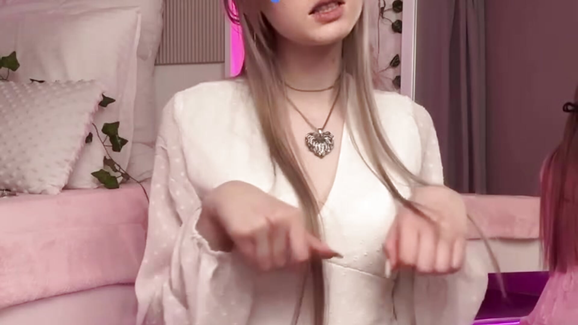 Bunny Mood - video by VonnaLein cam model