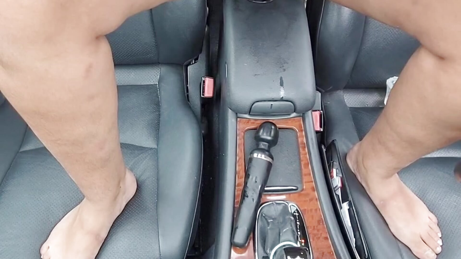 Outdoor Sunroof Console Fuck - video by TheCrimsonLounge cam model