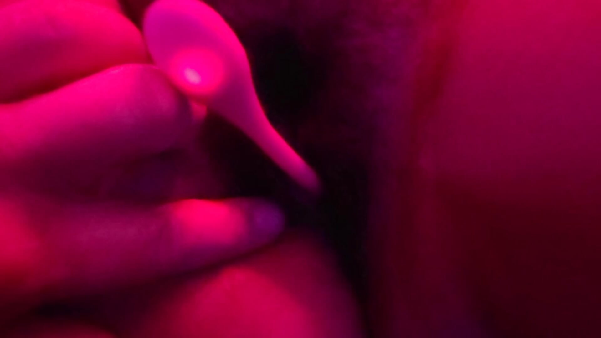 Pussy Play In the Lounge - video by TheCrimsonLounge cam model