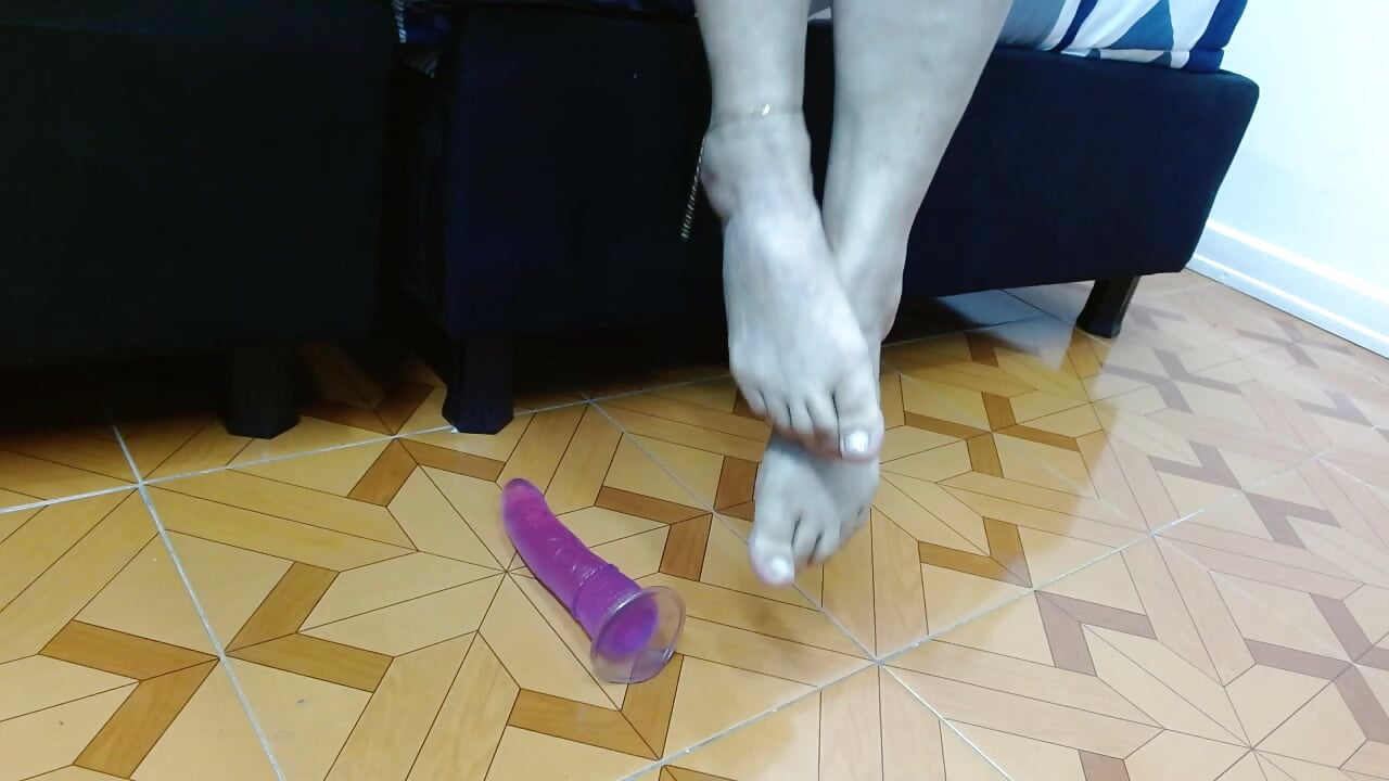 Feet-Blowjob - loquitaqueen011 캠 모델의 동영상