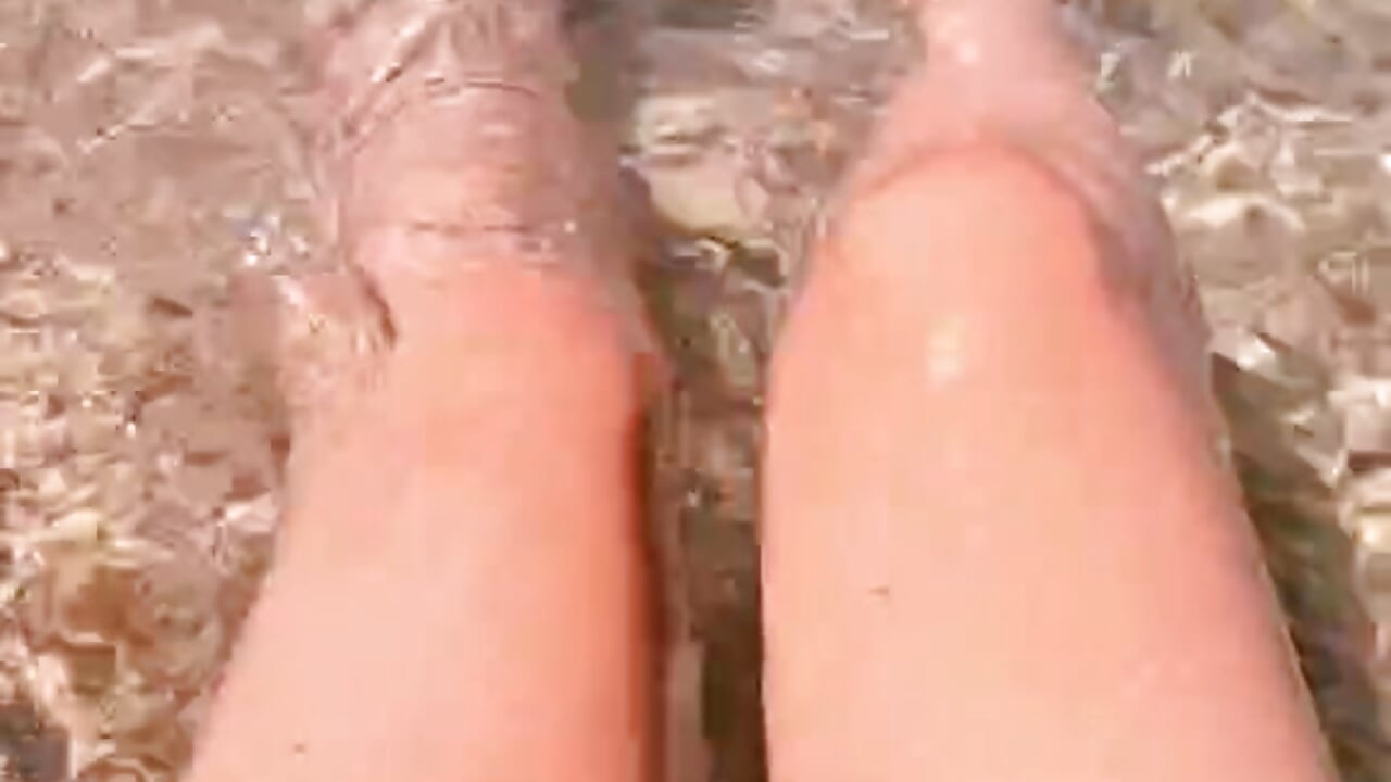 Vitamin sea for my holy feet and legs! - video by MissVanessa0 cam model