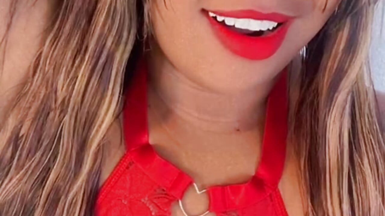 Kiss ♥♥♥ - Vídeo de HannyMansonh, modelo de vídeos