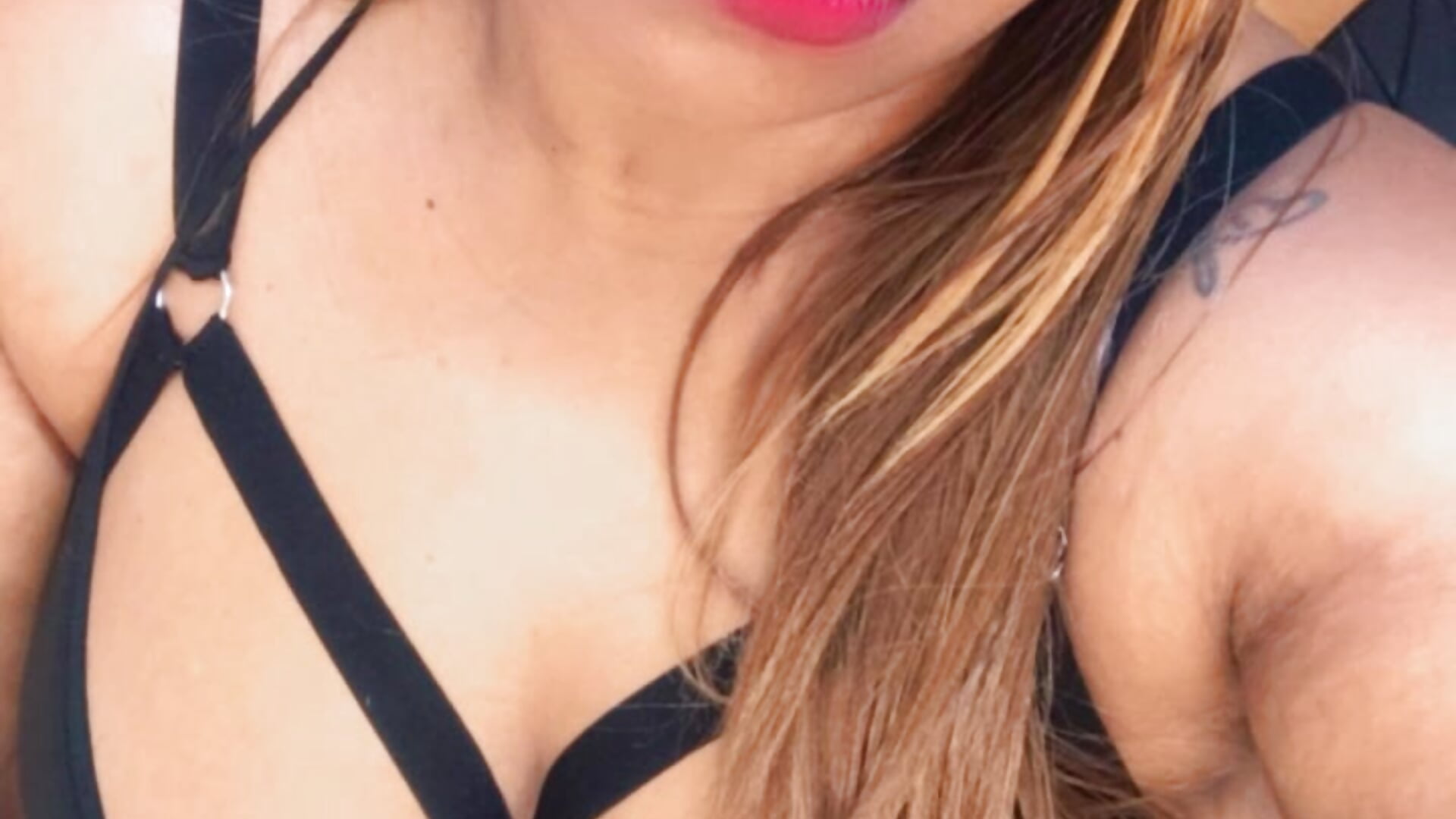 Sweet Hanny for you - video by HannyMansonh cam model