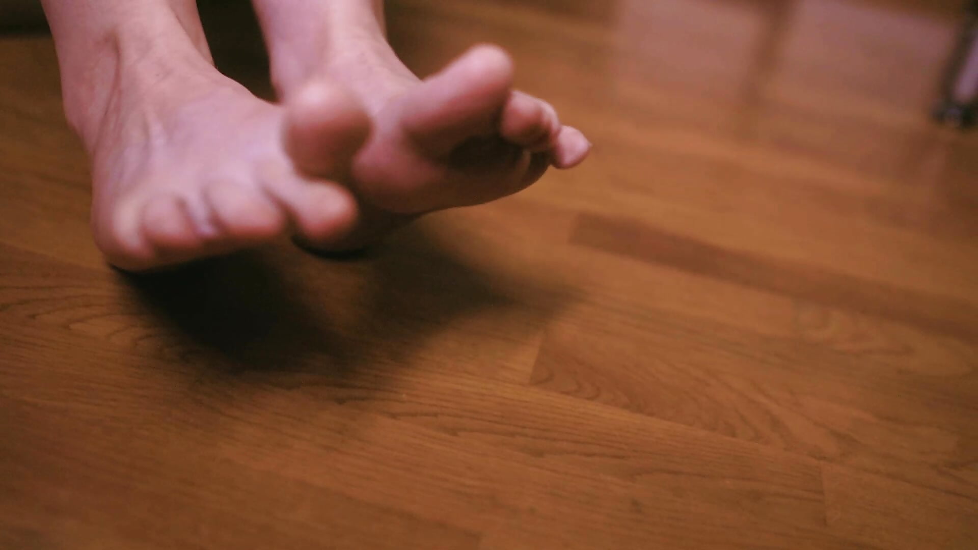 Lovely feet - video by Luna_Blake cam model