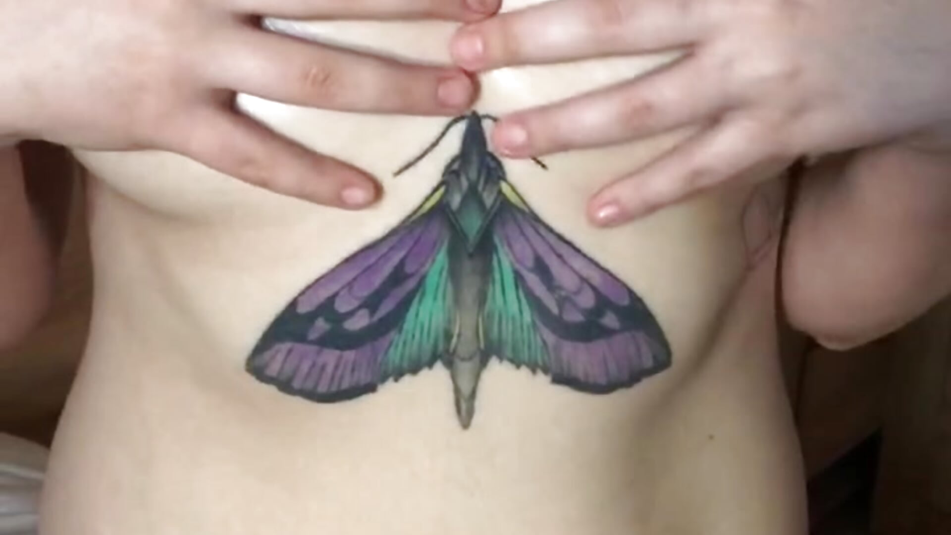Oily breast and stomach, so shine bright! – video af bdsmfunclub23