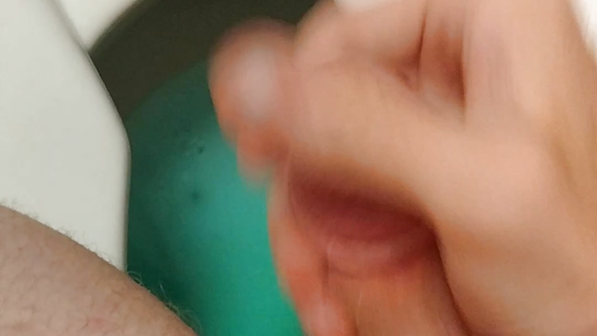 Jacking off at work - video by TaylorBlaze cam model