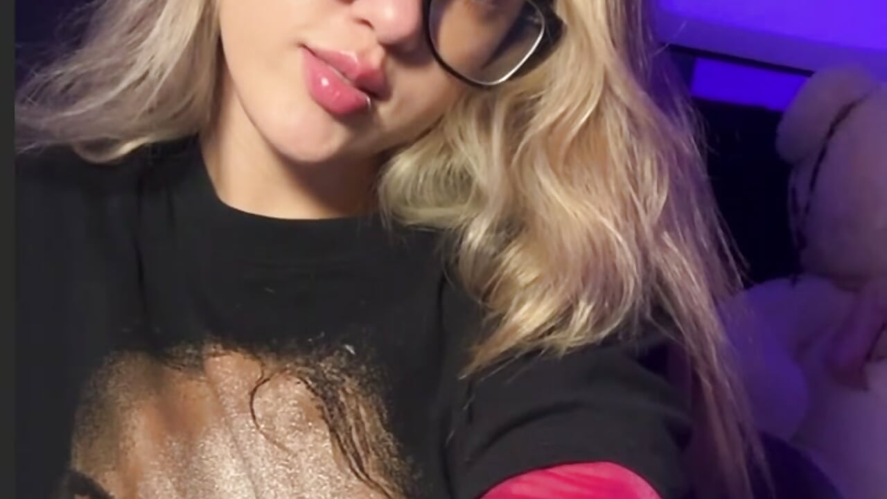 feliz sábado 🫶🏼 Happy Valentine’s day Guys 💋 – video od webkamerové modelky EveBensonX