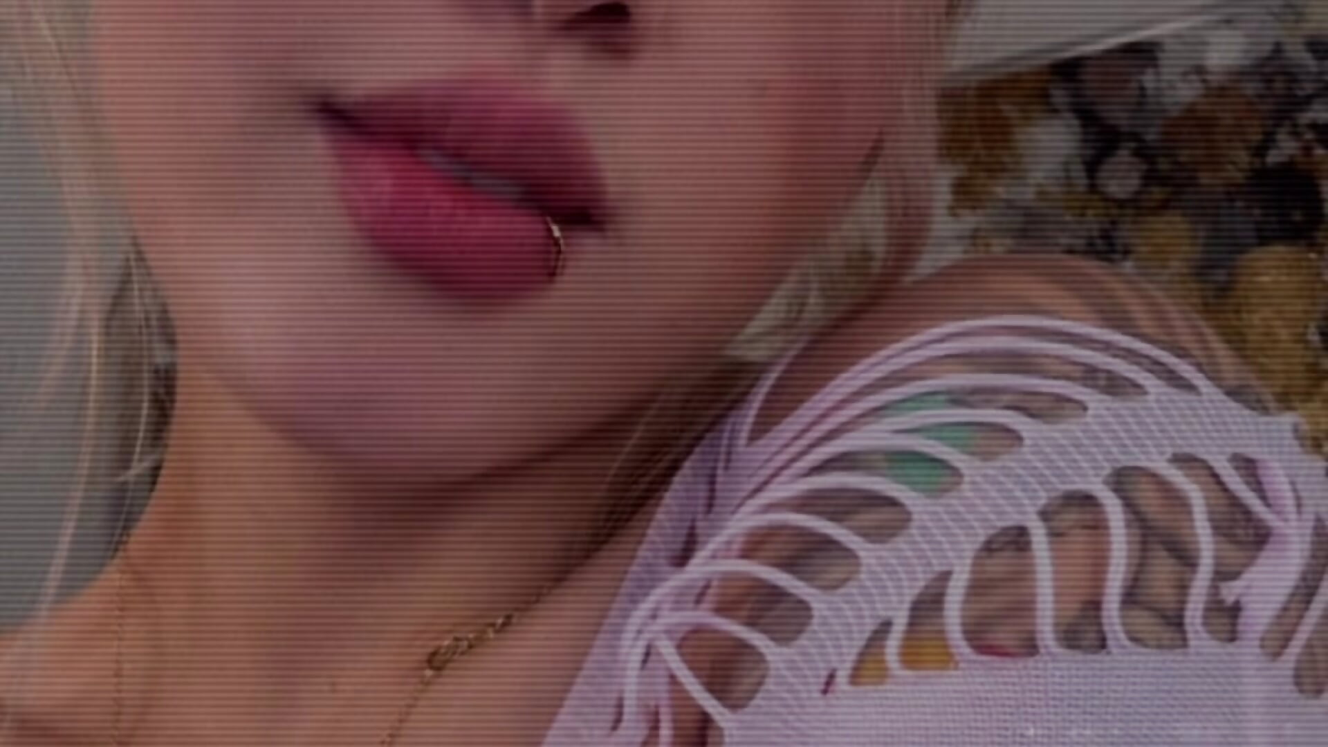 🌸😚 - video by EveBensonX cam model