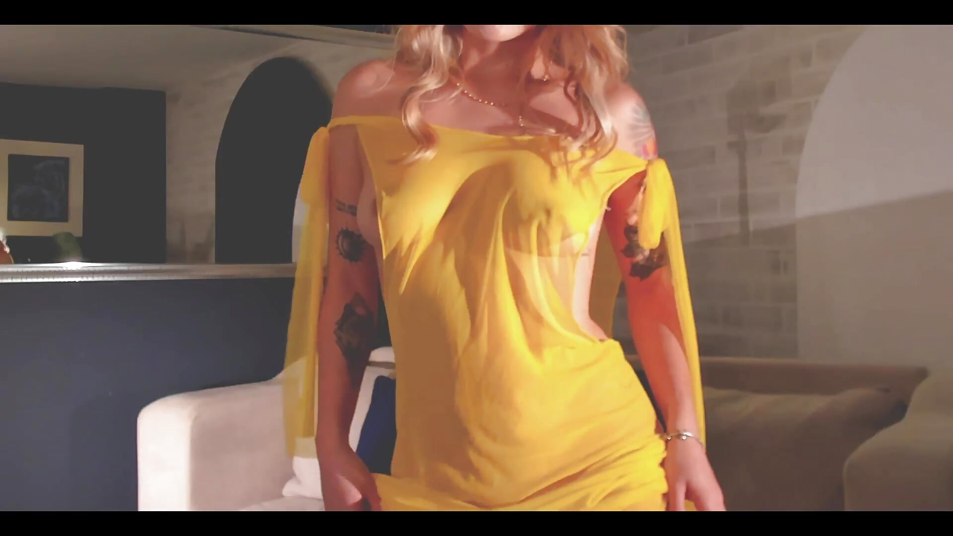 Sweet angel - video by EveBensonX cam model