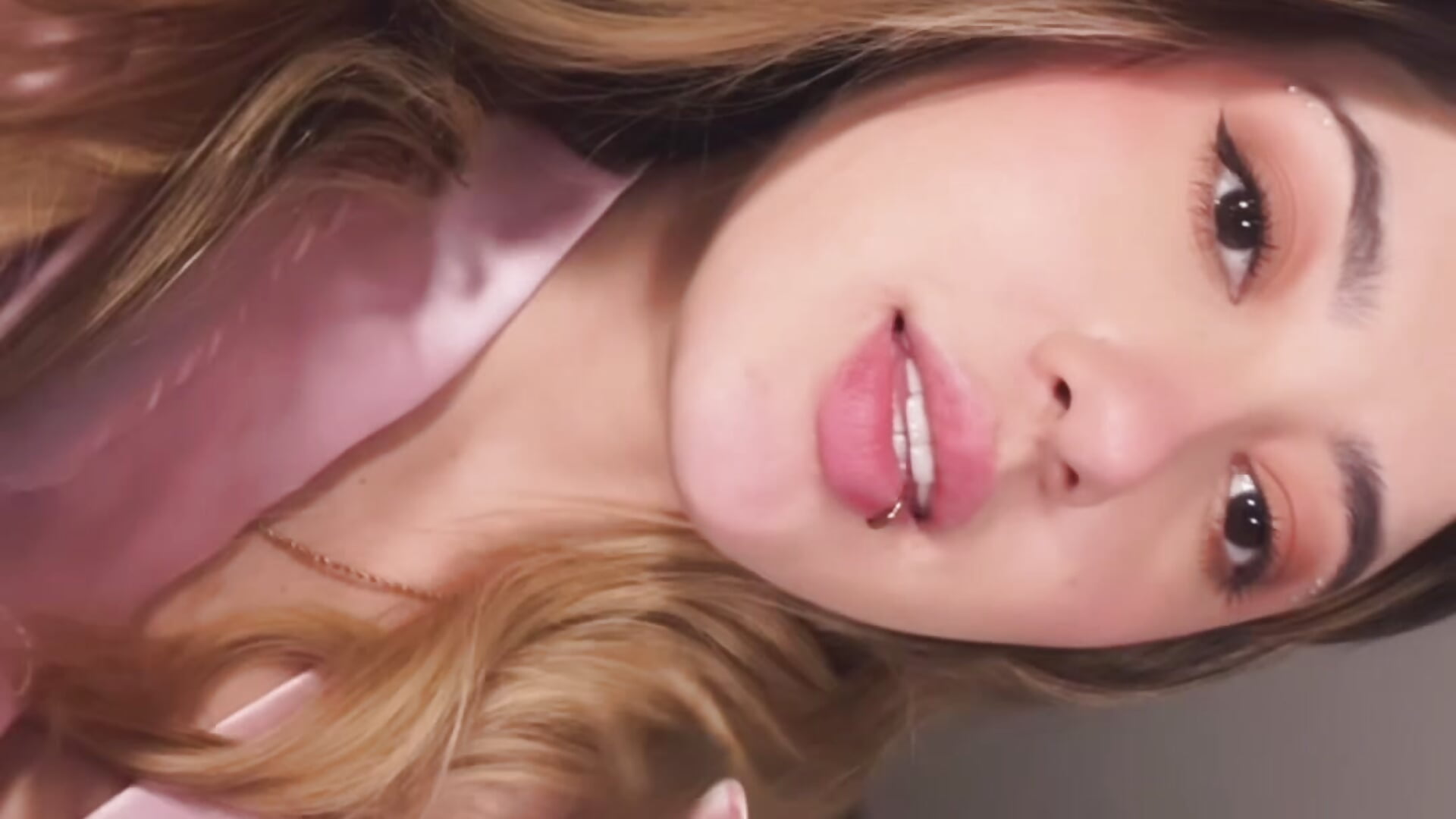 😚 – video af EveBensonX cam-model
