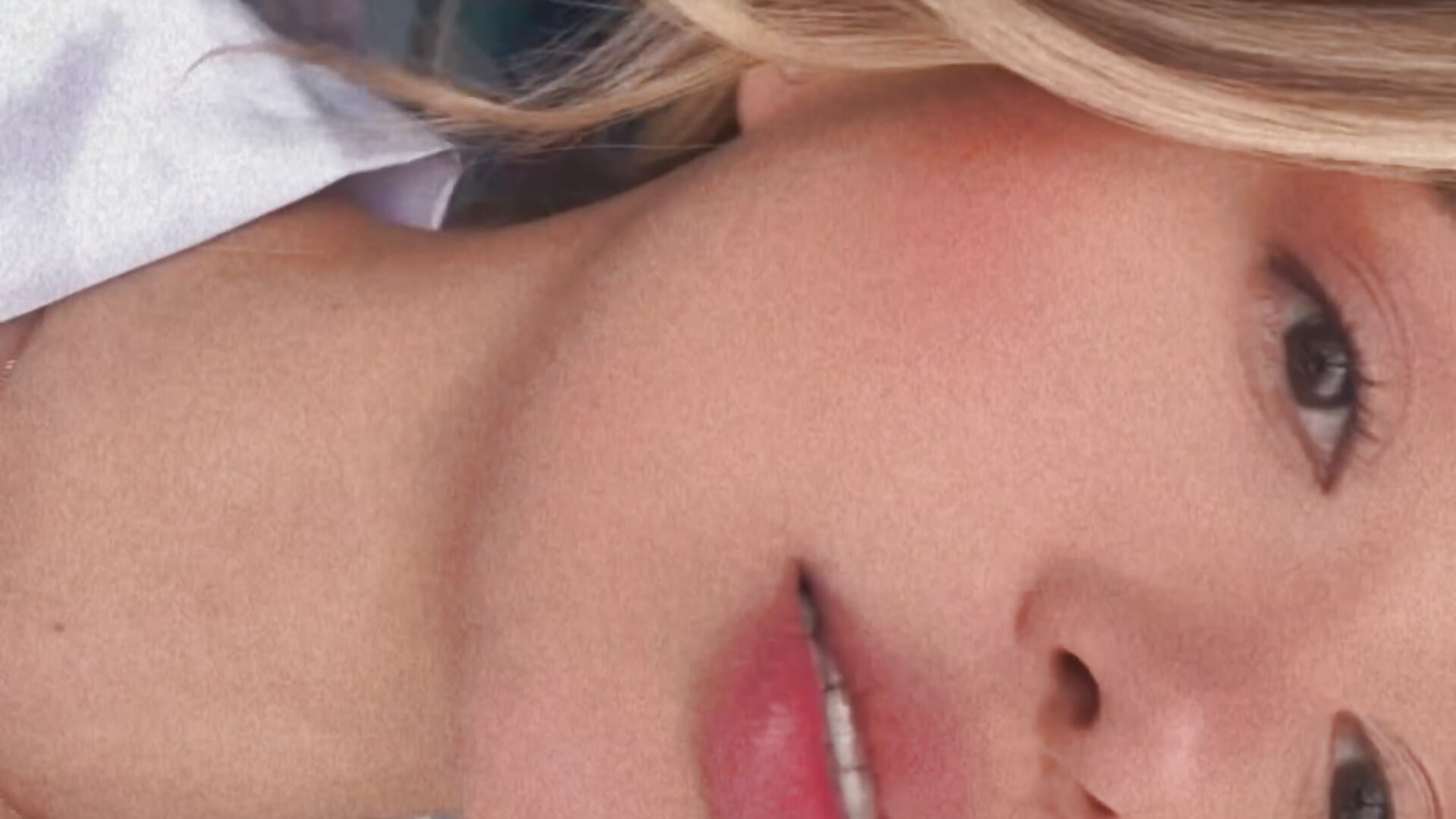  🍃🌸🌷🌻 - video oleh EveBensonX kamera model