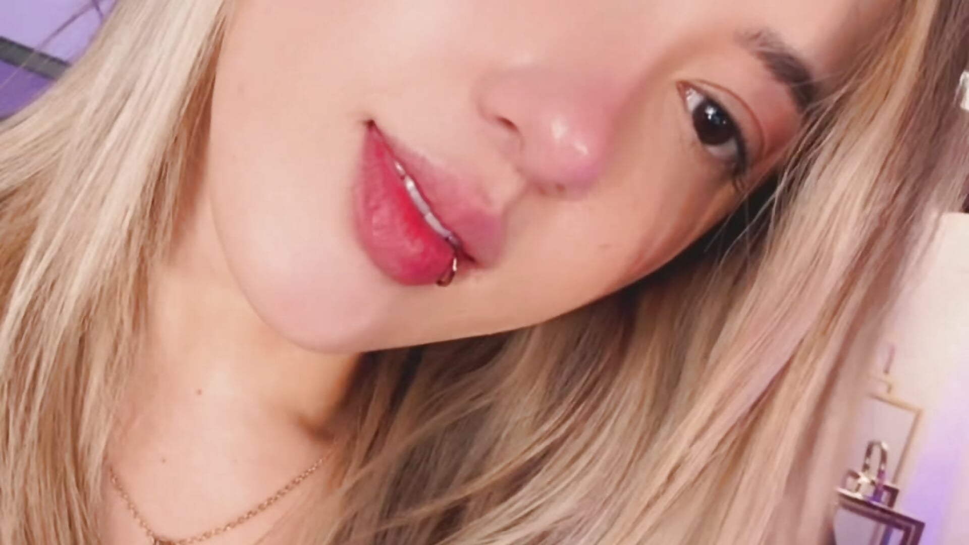 Hellooo!! - video by EveBensonX cam model