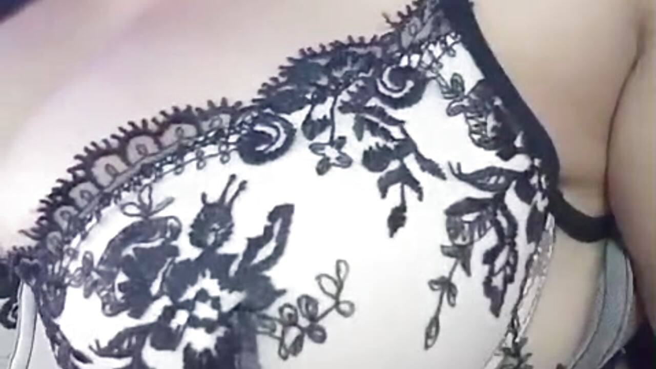 kiss me - video by Sofia_888 cam model