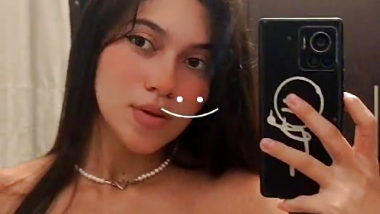 Mírala 👀 - video van Michis69 cam-model