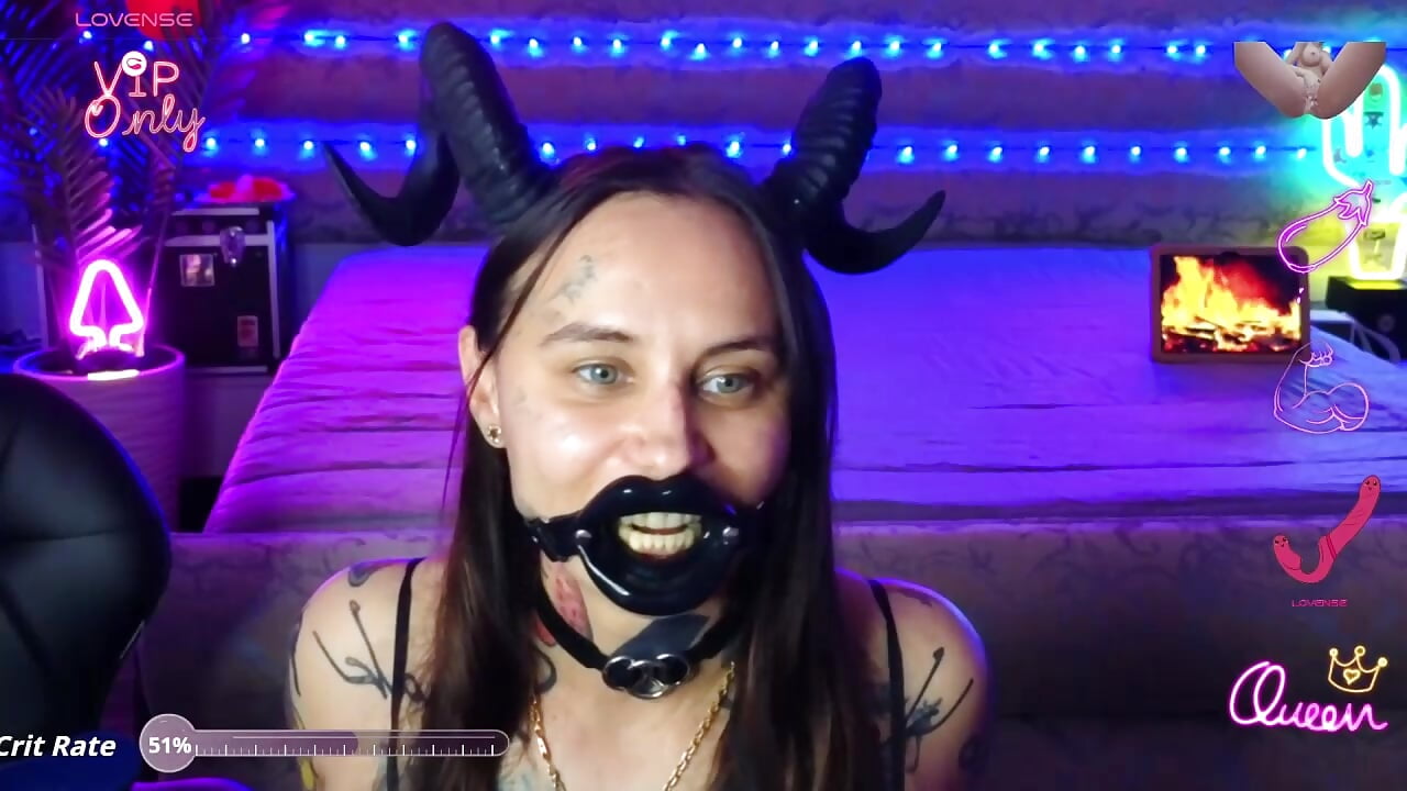 do you love it when I enjoy orgasms in handcuffs and on my knees? - vídeo de Cool_Freak_ modelo de câmara