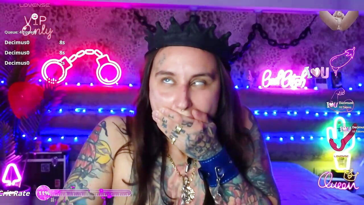 my pussy makes a huge squirt from the vibrations. please help me make an unforgettable show for you - video di Cool_Freak_ modella di cam