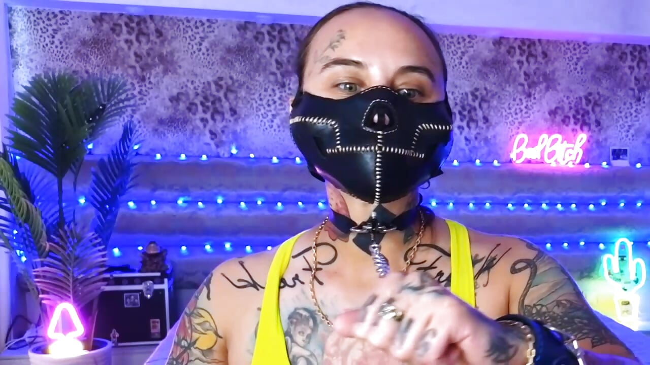 [11 Aug 16:01] Public Show - video by Cool_Freak_ cam model