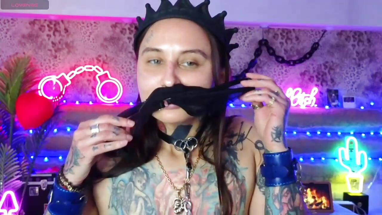 do you like it when my panties squirt? my pussy makes an insane amount of squirt from the vibrations– Cool_Freak_ kameramodell videója