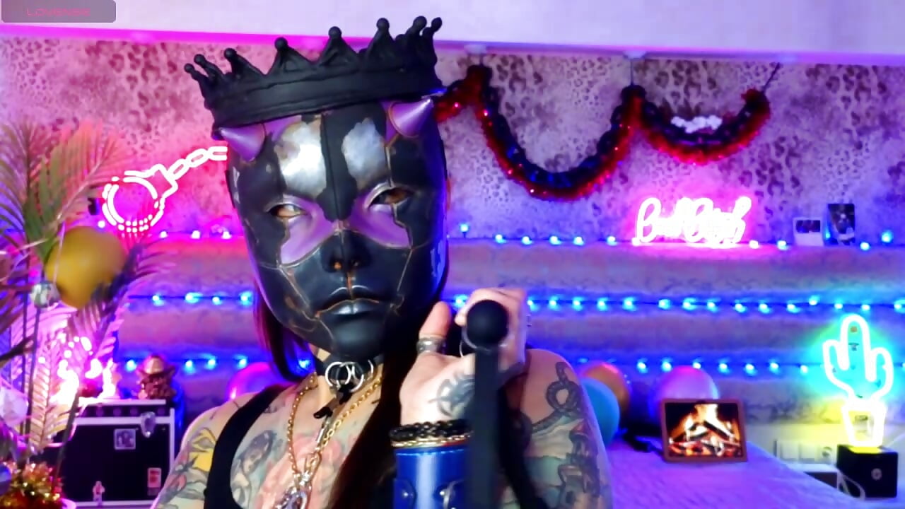 I love it when your hand closes my mouth tightly. do you like a gag? - video by Cool_Freak_ cam model