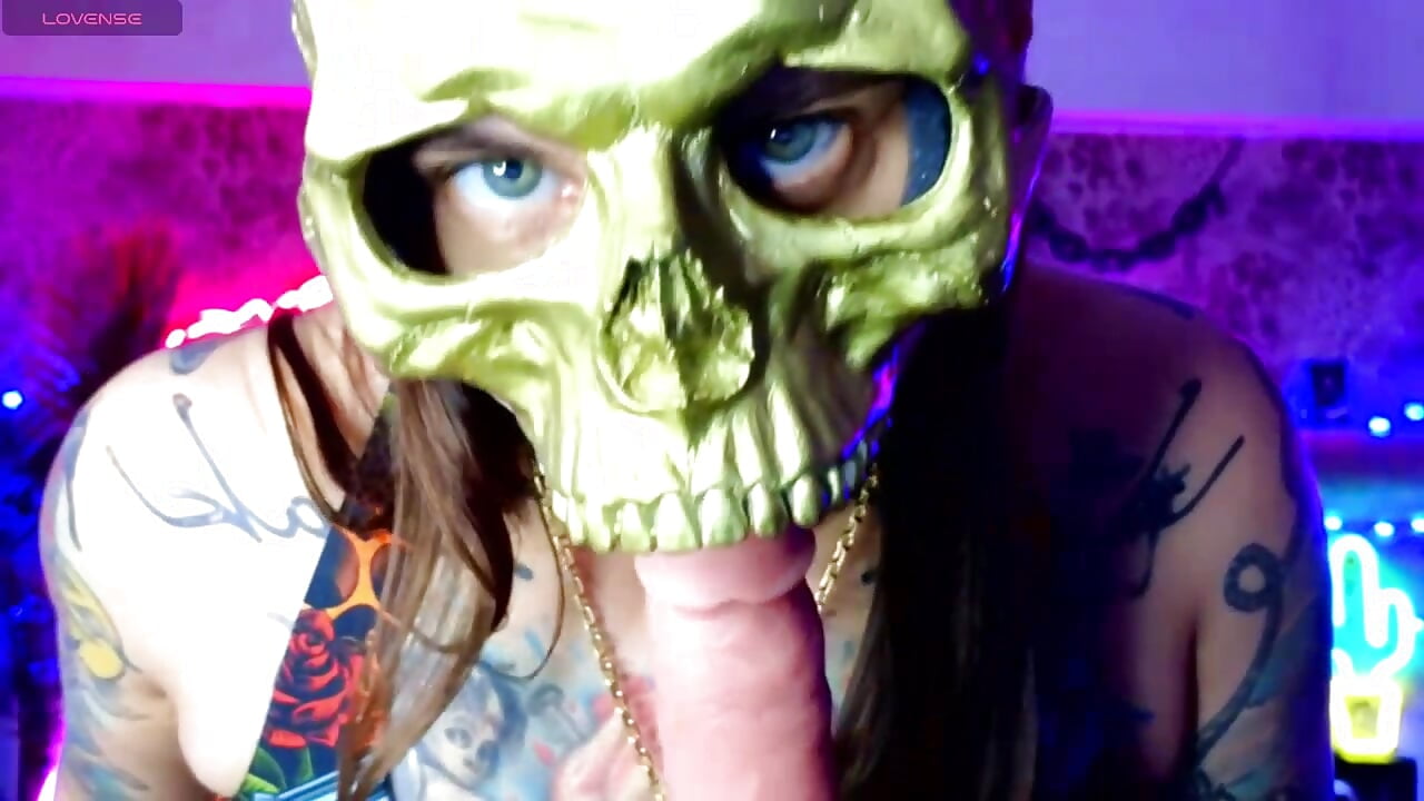 deepthroat and cum – video od webkamerové modelky Cool_Freak_