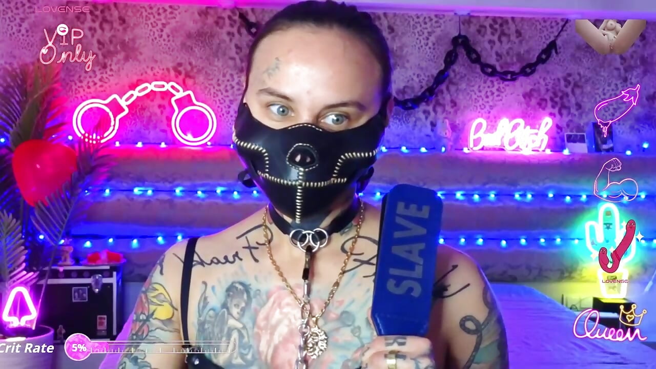 my pussy made a lot of squirt now, please vibrate it and it will surprise you - فيديو من Cool_Freak_ موديل الكام