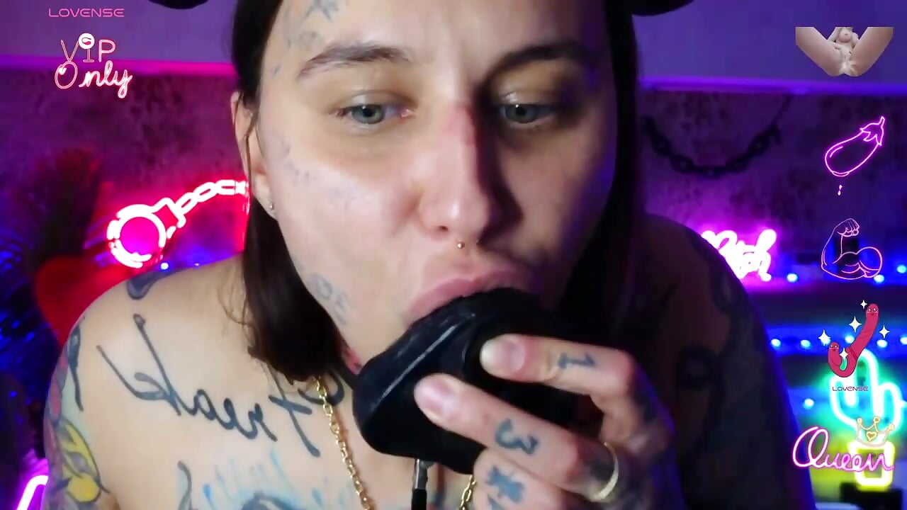 deepthroat and cum – video od webkamerové modelky Cool_Freak_