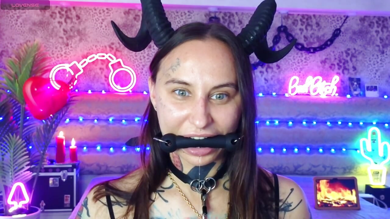 do you like a gag and a lot of drool? - video av Cool_Freak_ cam model