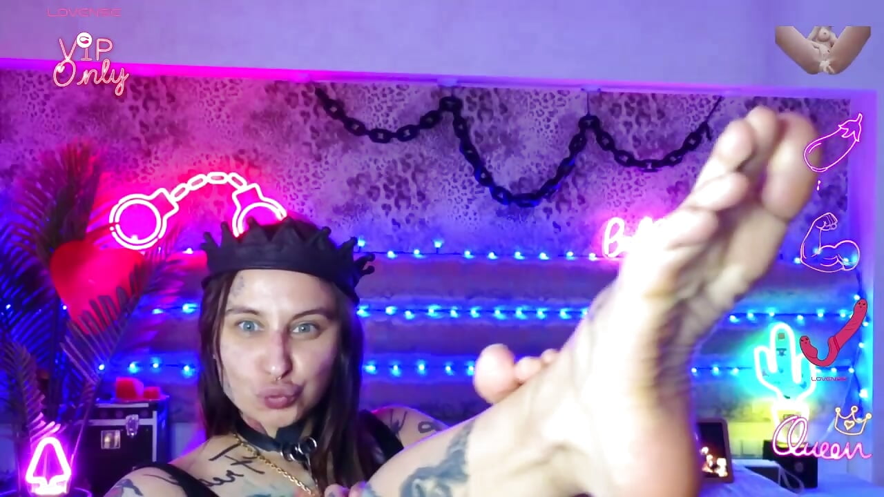 do you like to play with my feet? - clip cu Cool_Freak_ model videochat