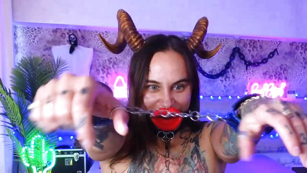 [19 Sep 13:39] Public Show - video by Cool_Freak_ cam model