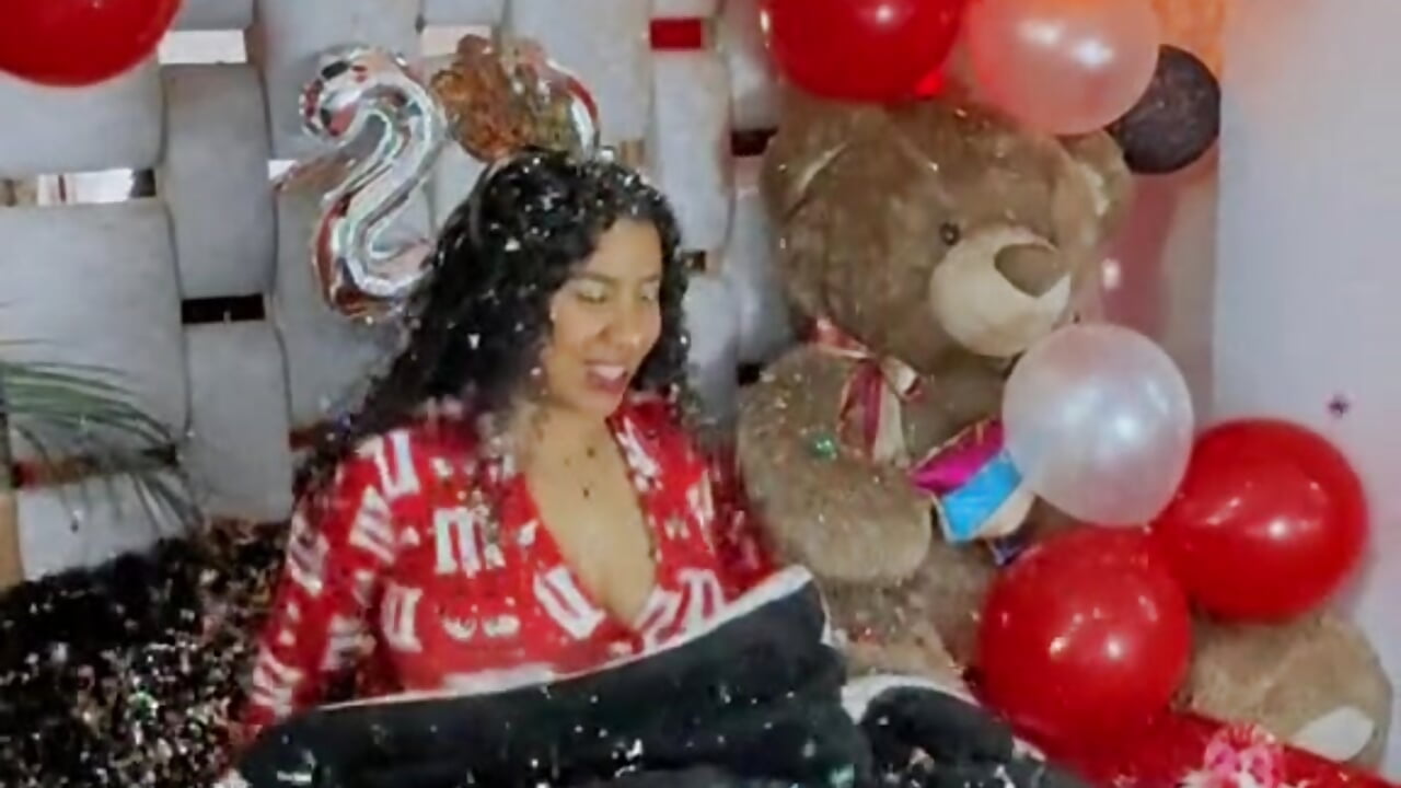 happy birthday to me - video by serena_willow cam model