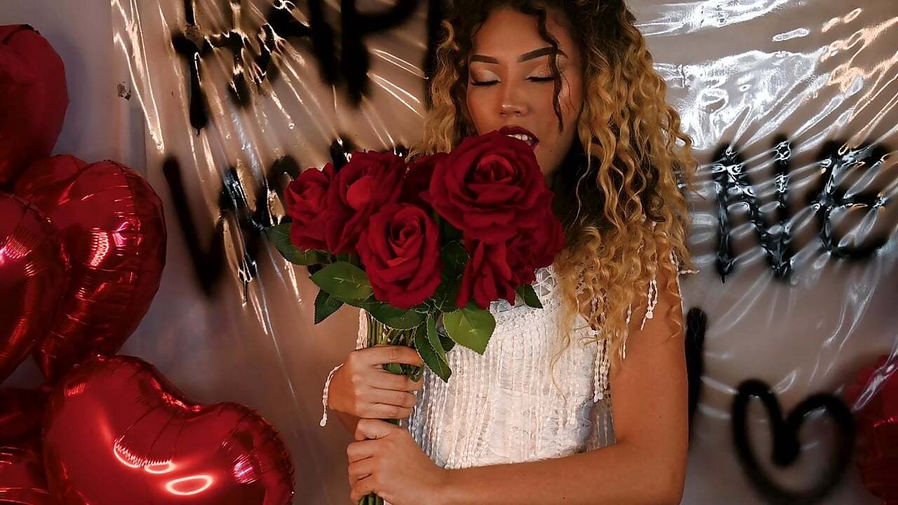Happy Valentines♥ - video by Allanna_15 cam model